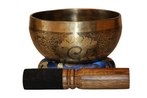 Kézzel készített 7 fémes dizájn hangtál, 486 gramm 🟡 Napfonat csakra: Önbizalom – Erő – Harmónia