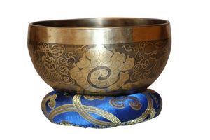 Kézzel készített 7 fémes dizájn hangtál, 486 gramm 🟡 Napfonat csakra: Önbizalom – Erő – Harmónia