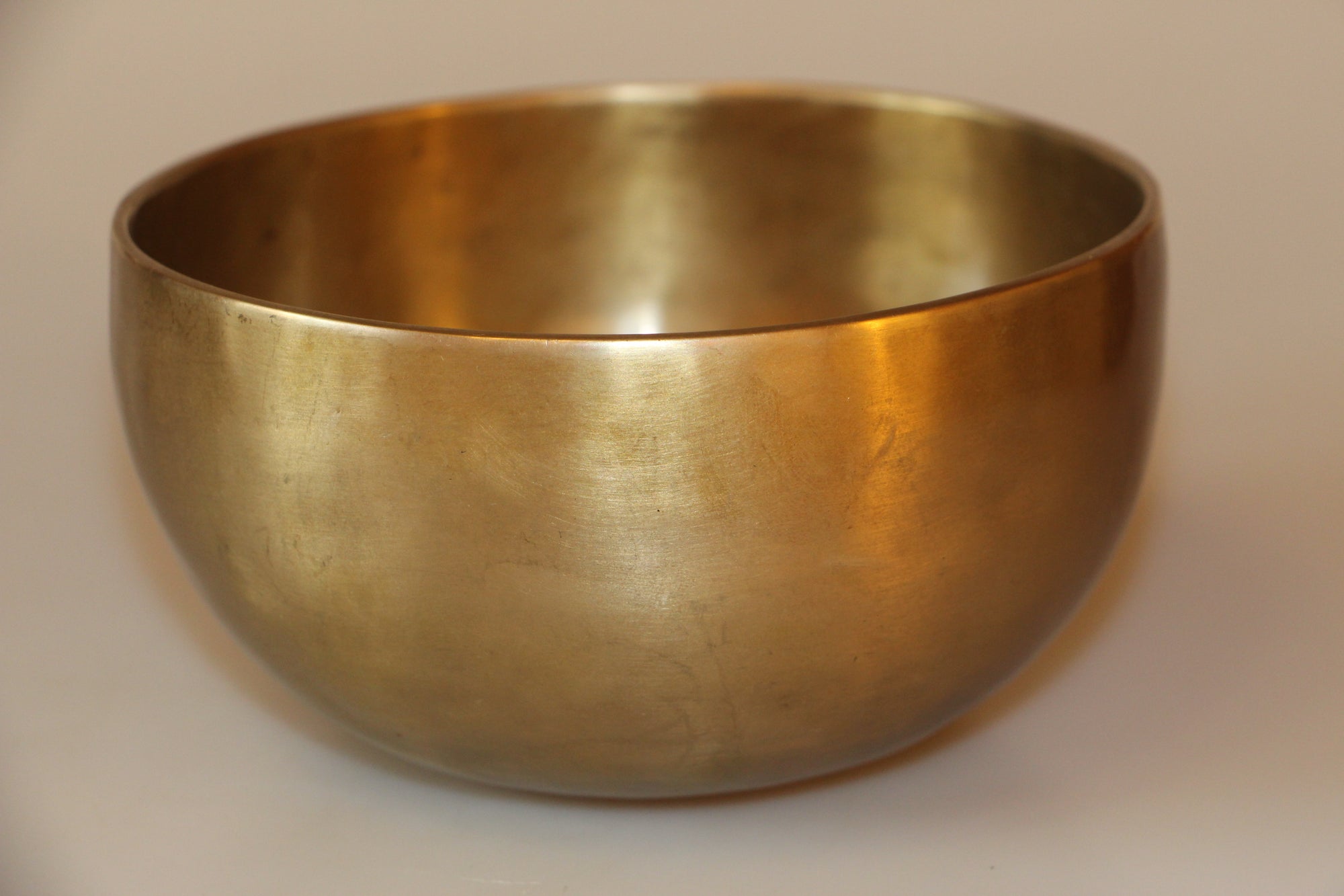 Kézzel készített 7 fémes hangtál, 655 gramm