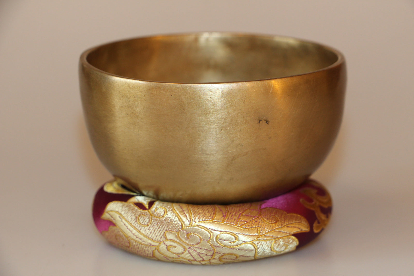 Kézzel készített 7 fémes hangtál, 331 gramm