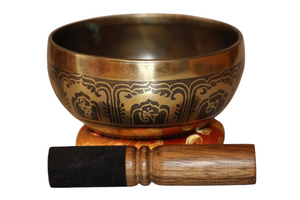 Kézzel készített 7 fémes dizájn hangtál, 499 gramm 🟡 Napfonat csakra: Önbizalom – Erő – Harmónia