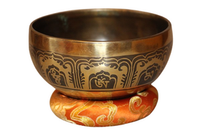 Kézzel készített 7 fémes dizájn hangtál, 499 gramm 🟡 Napfonat csakra: Önbizalom – Erő – Harmónia