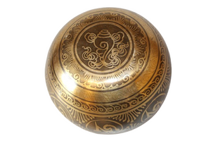 Kézzel készített 7 fémes dizájn hangtál, 566 gramm 🟡 Napfonat csakra: Önbizalom – Erő – Harmónia