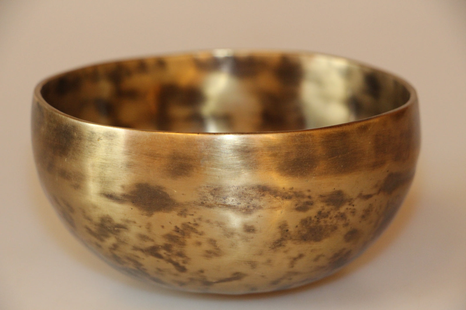 Kézzel készített 7 fémes hangtál, 267 gramm