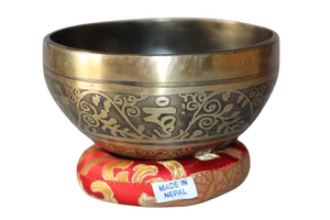 Kézzel készített 7 fémes dizájn hangtál, 309 gramm 🟡 Napfonat csakra: Önbizalom – Erő – Harmónia