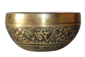 Kézzel készített 7 fémes dizájn hangtál, 309 gramm 🟡 Napfonat csakra: Önbizalom – Erő – Harmónia