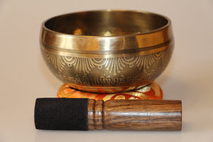 Kézzel készített 7 fémes dizájn hangtál, 388 gramm 🔮 Harmadik szem csakra: Tisztánlátás – Intuíció – Belső vezetés