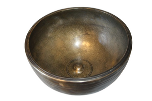 Kézzel készített 7 fémes LINGAM hangtál, 1578 gramm 🔴 Gyökércsakra: Stabilitás – Biztonság – Egyensúly
