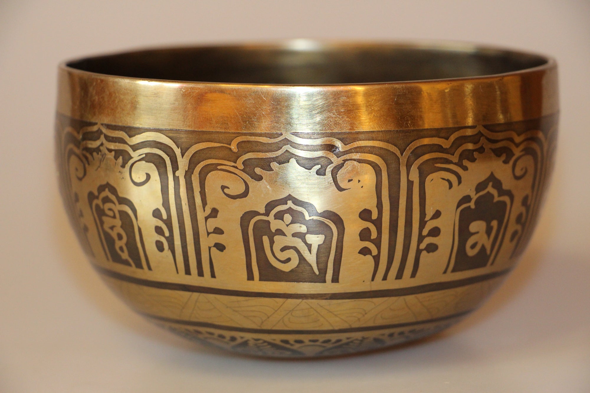 Kézzel készített 7 fémes dizájn hangtál, 513 gramm