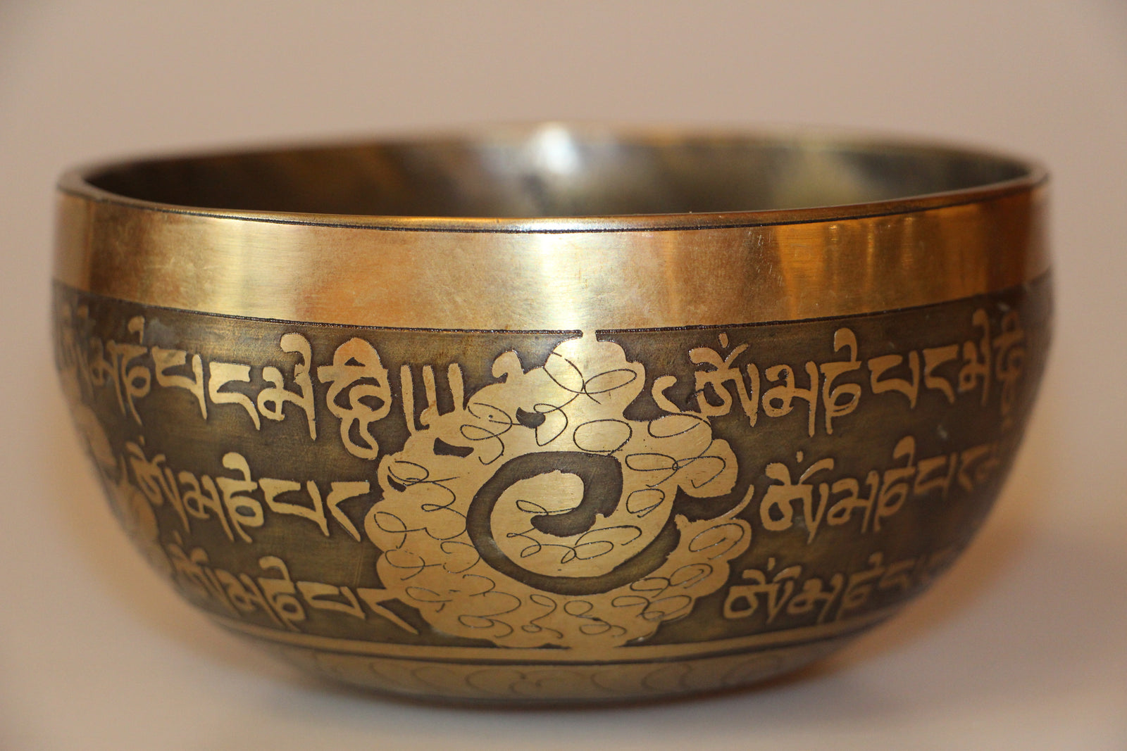 Kézzel készített 7 fémes dizájn hangtál, 458 gramm