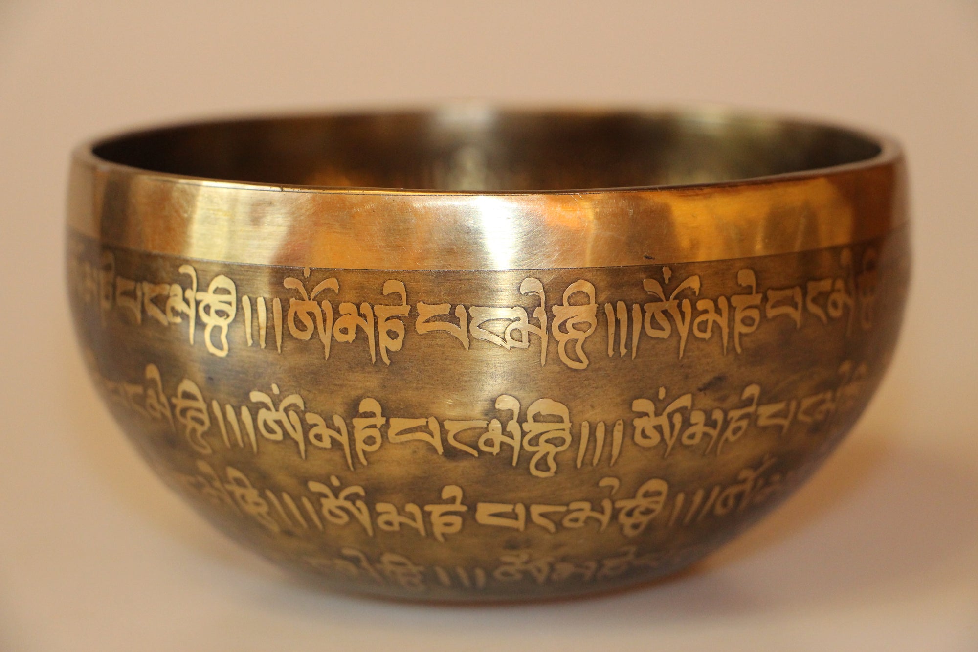 Kézzel készített 7 fémes dizájn hangtál, 495 gramm