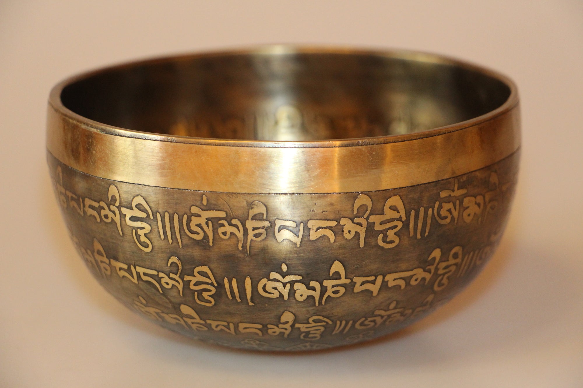 Kézzel készített 7 fémes dizájn hangtál, 379 gramm