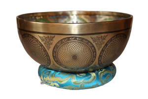 Kézzel készített 7 fémes dizájn hangtál, 1481 gramm. 🟡 Napfonat csakra Önbizalom – Erő – Harmónia