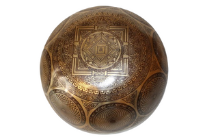 Kézzel készített 7 fémes dizájn hangtál, 1481 gramm. 🟡 Napfonat csakra Önbizalom – Erő – Harmónia