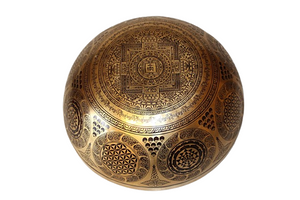 Kézzel készített 7 fémes dizájn hangtál, 2063 gramm. 🔴 Gyökércsakra Stabilitás – Biztonság – Egyensúly