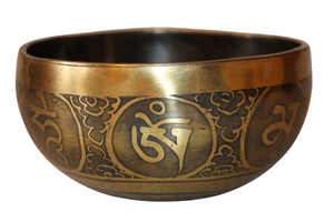 Kézzel készített 7 fémes dizájn hangtál, 395 gramm 🟡 Napfonat csakra: Önbizalom – Erő – Harmónia