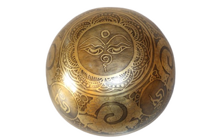 Kézzel készített 7 fémes dizájn hangtál, 382 gramm 🟡 Napfonat csakra: Önbizalom – Erő – Harmónia