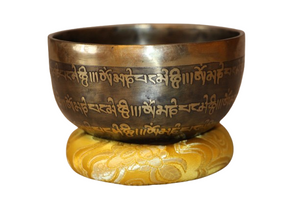 Kézzel készített 7 fémes dizájn hangtál, 368 gramm 🟡 Napfonat csakra: Önbizalom – Erő – Harmónia