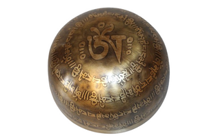 Kézzel készített 7 fémes dizájn hangtál, 368 gramm 🟡 Napfonat csakra: Önbizalom – Erő – Harmónia